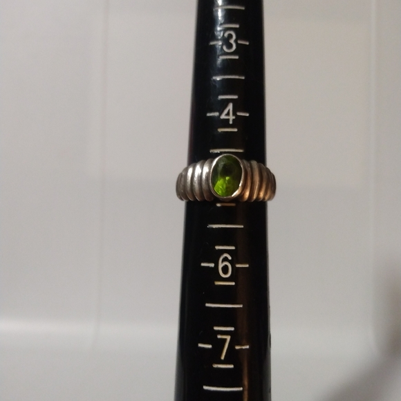 Peridot August Stone Corrugated Design Ring - Picture 5 of 8